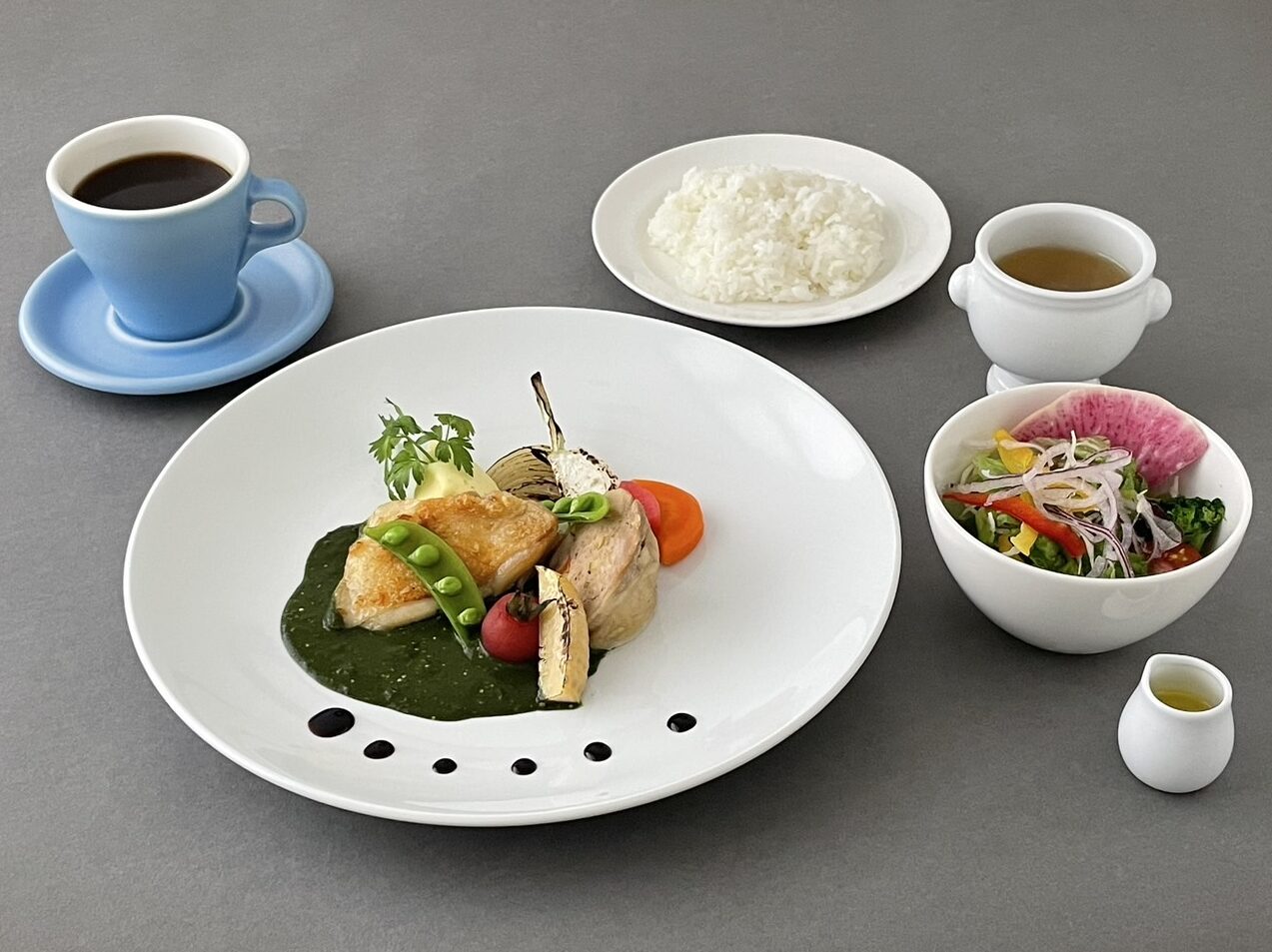 ［期間限定］チキンソテーとチキンバロティーヌセット｜サラダ・スープ・ドリンク付